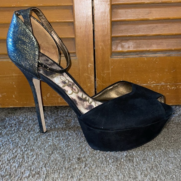 Black and Gold Platform Stilettos - Picture 3 of 8